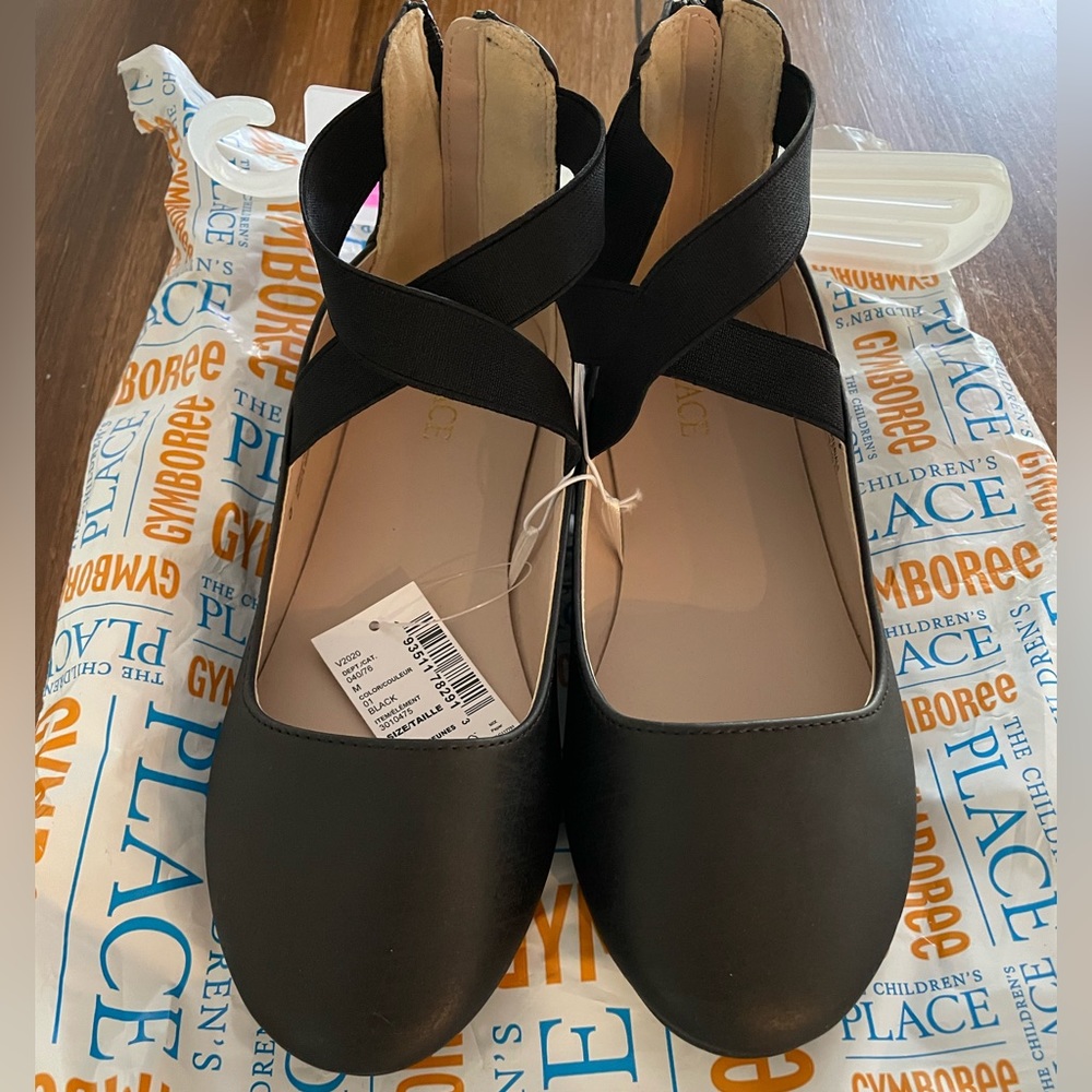 NWT! The Children’s Place Black Flats. Sz 5 youth.